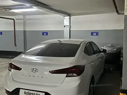 Hyundai Elantra 2019 года за 7 400 000 тг. в Астана – фото 3