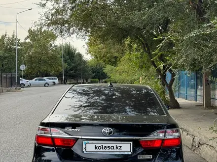 Toyota Camry 2017 года за 10 600 000 тг. в Шымкент – фото 5