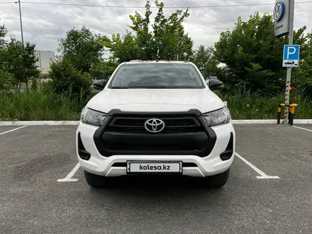 Toyota Hilux 2023 года за 22 500 000 тг. в Атырау