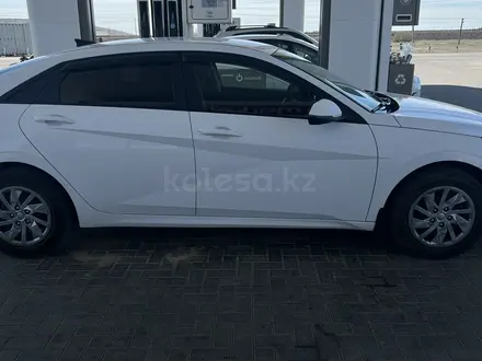 Hyundai Elantra 2021 года за 9 600 000 тг. в Караганда – фото 2