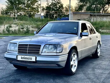 Mercedes-Benz E 280 1994 года за 2 900 000 тг. в Шымкент