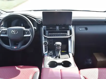 Toyota Land Cruiser GR Sport 2025 года за 64 000 000 тг. в Семей – фото 9