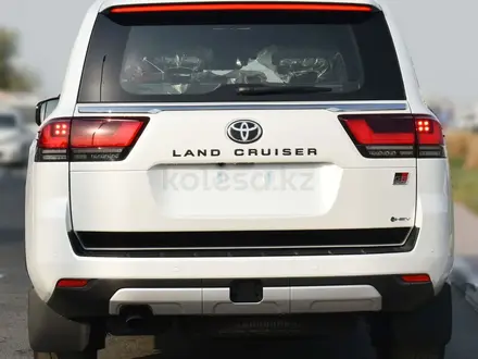 Toyota Land Cruiser GR Sport 2025 года за 64 000 000 тг. в Семей – фото 27