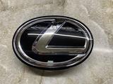 Эмблема (значок) Lexus 570 за 15 000 тг. в Алматы
