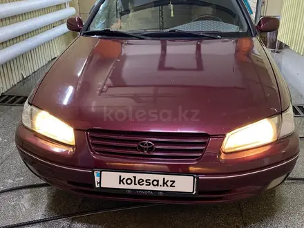 Toyota Camry 1997 года за 3 500 000 тг. в Семей – фото 7