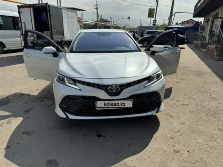 Toyota Camry 2019 года за 10 400 000 тг. в Алматы – фото 4