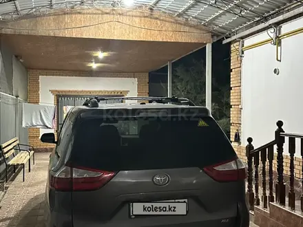 Toyota Sienna 2015 года за 13 000 000 тг. в Атырау – фото 6