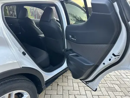 Toyota C-HR 2022 года за 13 700 000 тг. в Уральск – фото 20