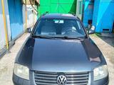 Volkswagen Passat 2003 годаfor2 200 000 тг. в Алматы – фото 2