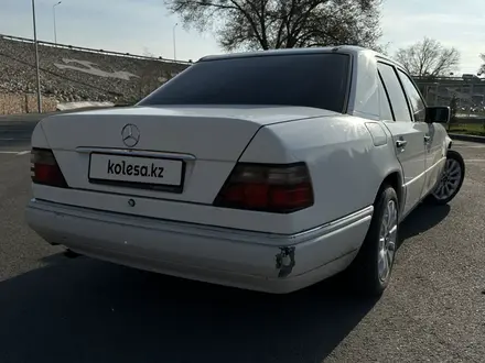 Mercedes-Benz E 280 1994 года за 2 400 000 тг. в Алматы – фото 3