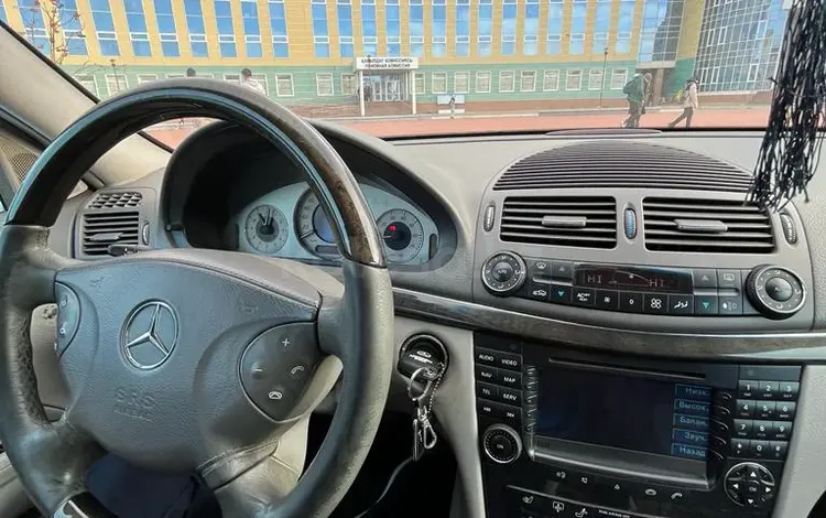 Mercedes-Benz E 500 2004 годаfor4 400 000 тг. в Астана