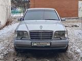 Mercedes-Benz E 220 1994 года за 7 000 000 тг. в Павлодар