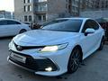 Toyota Camry 2021 года за 16 800 000 тг. в Астана