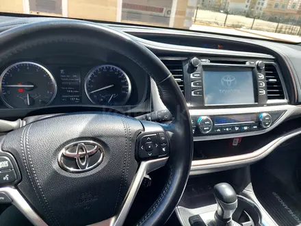 Toyota Highlander 2018 года за 22 500 000 тг. в Актау – фото 14