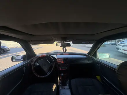 Mercedes-Benz C 180 1993 года за 750 000 тг. в Караганда – фото 5