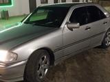 Mercedes-Benz C 200 1999 года за 3 500 000 тг. в Атырау – фото 2