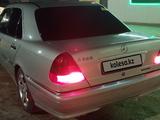 Mercedes-Benz C 200 1999 годаүшін3 500 000 тг. в Кульсары – фото 4