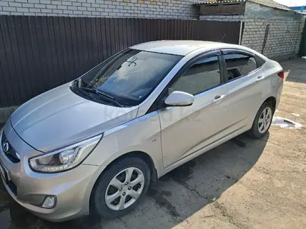 Hyundai Solaris 2013 года за 3 400 000 тг. в Семей – фото 2