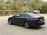 Toyota Camry 2013 года за 7 300 000 тг. в Актобе – фото 3