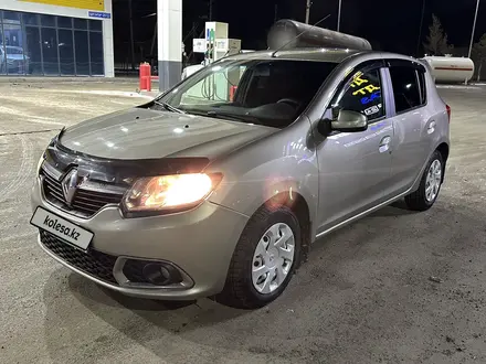 Renault Sandero 2015 года за 4 000 000 тг. в Актобе – фото 4