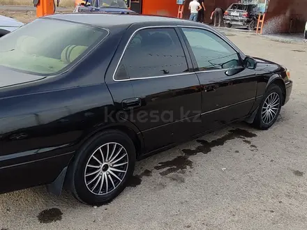 Toyota Camry 2001 года за 3 150 000 тг. в Тараз – фото 4