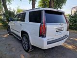 Cadillac Escalade Luxury 2015 годаfor22 500 000 тг. в Алматы – фото 4