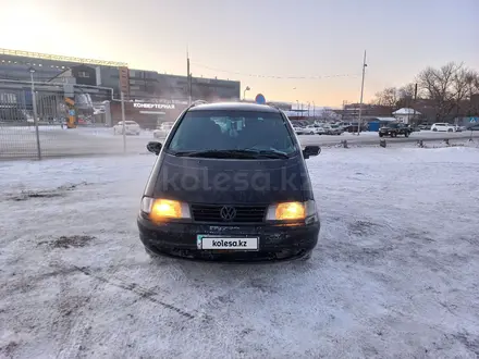 Volkswagen Sharan 1996 года за 1 800 000 тг. в Караганда – фото 6