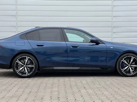 BMW 550 2025 года за 57 750 000 тг. в Астана – фото 6