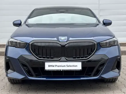 BMW 550 2025 года за 57 750 000 тг. в Астана – фото 8