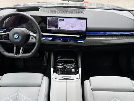 BMW 550 2025 года за 57 750 000 тг. в Астана – фото 14