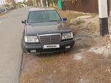 Mercedes-Benz E 320 1995 года за 1 800 000 тг. в Караганда – фото 2