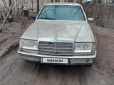 Mercedes-Benz E 200 1991 года за 1 050 000 тг. в Караганда – фото 4