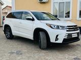 Toyota Highlander 2017 года за 13 000 000 тг. в Атырау – фото 3