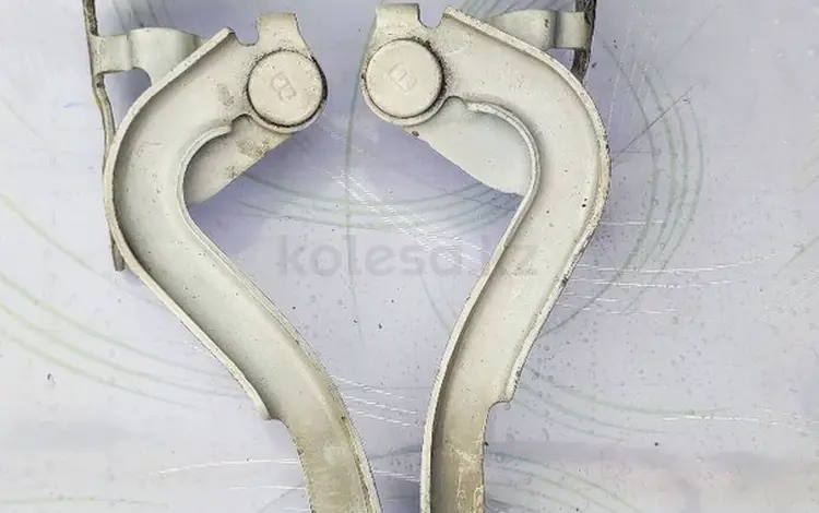 Тойота ярис петля капот за 500 тг. в Алматы