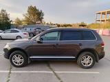 Volkswagen Touareg 2008 года за 7 500 000 тг. в Алматы – фото 4