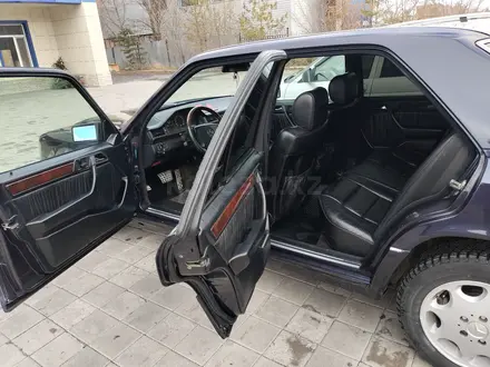 Mercedes-Benz E 280 1993 года за 2 350 000 тг. в Караганда – фото 2