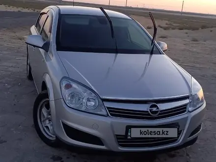 Opel Astra 2011 года за 2 750 000 тг. в Актау – фото 2