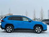 Toyota RAV4 2020 года за 13 990 000 тг. в Усть-Каменогорск – фото 2
