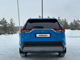 Toyota RAV4 2020 года за 13 990 000 тг. в Усть-Каменогорск – фото 4