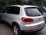 Volkswagen Tiguan 2012 года за 5 500 000 тг. в Астана – фото 2