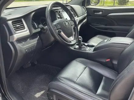 Toyota Highlander 2017 года за 13 000 000 тг. в Алматы – фото 9