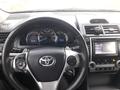 Toyota Camry 2014 года за 9 000 000 тг. в Актобе – фото 3