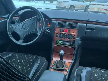 Mercedes-Benz E 240 1998 года за 1 750 000 тг. в Петропавловск – фото 3