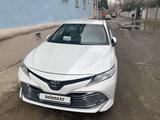 Toyota Camry 2018 года за 13 200 000 тг. в Семей – фото 2