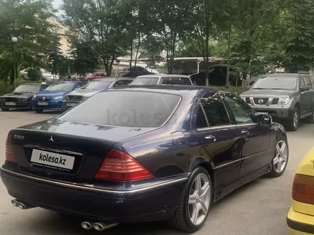 Mercedes-Benz S 320 1999 года за 3 400 000 тг. в Алматы – фото 12