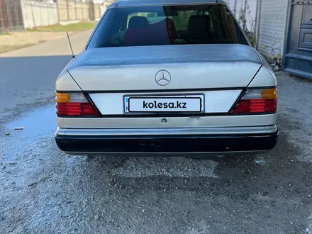 Mercedes-Benz E 200 1992 года за 1 600 000 тг. в Тараз – фото 2