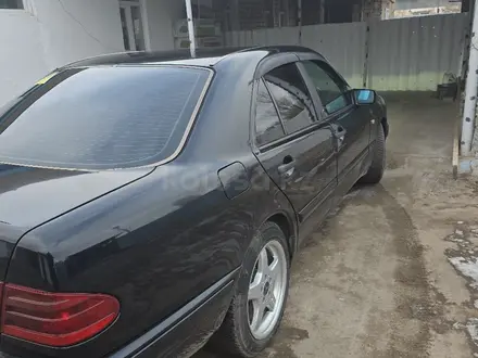 Mercedes-Benz E 280 1997 года за 3 000 000 тг. в Караганда – фото 12