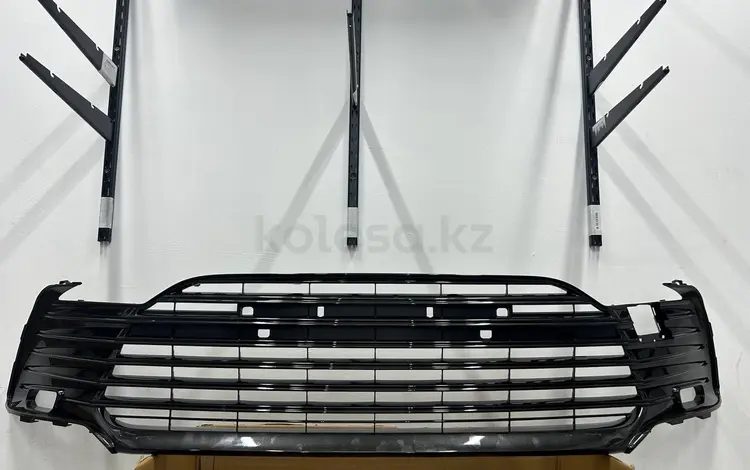 Решетка в бампер Toyota Camry 75 ORIGINAL за 120 000 тг. в Алматы