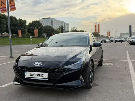 Hyundai Elantra 2021 года за 8 900 000 тг. в Алматы – фото 3