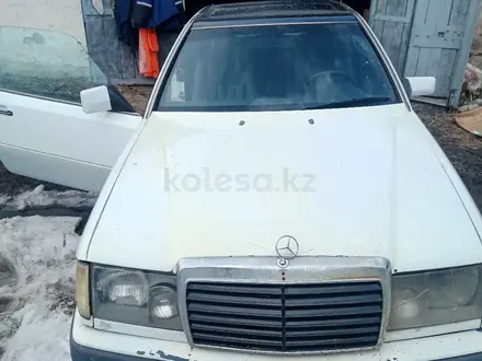 Mercedes-Benz E 230 1990 года за 900 000 тг. в Усть-Каменогорск – фото 2